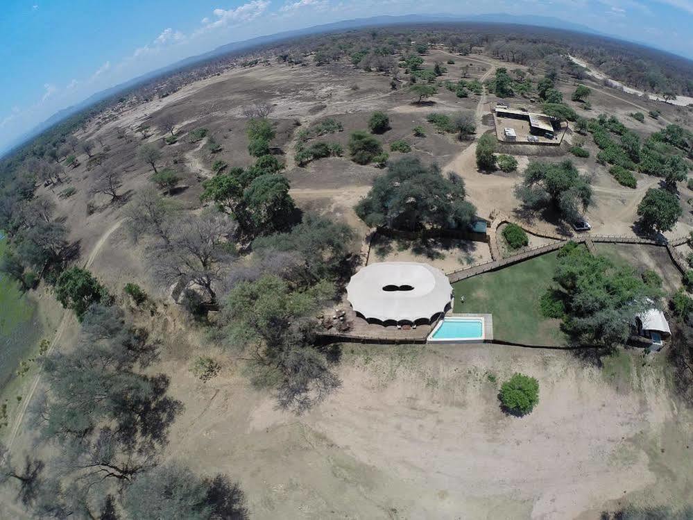 Anabezi Camp Hotel Jeki Exterior photo